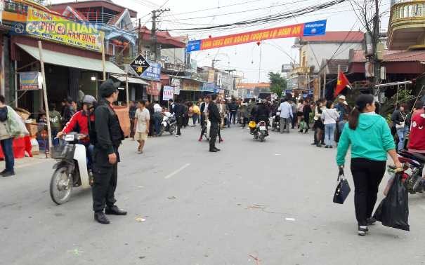 Nam Định: Chợ Viềng vắng du khách ngày Khai hội - Hình 3