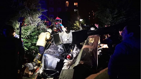 Máy bay trực thăng quân sự rơi xuống khu dân cư ở Istanbul