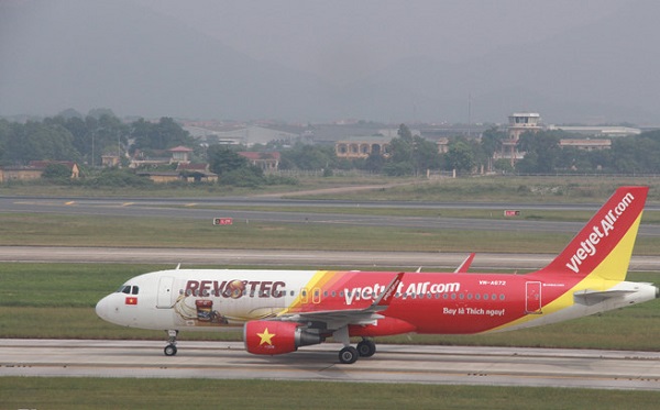Máy bay Vietjet bị hỏng lốp khi hạ cánh xuống sân bay Tân Sơn Nhất - Hình 1