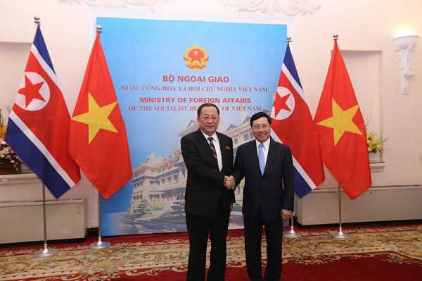 Phó thủ tướng Phạm Bình Minh thăm chính thức Triều Tiên - Hình 1