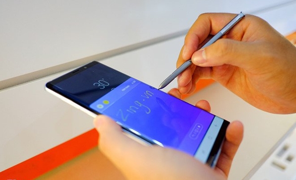 Sau Tết, hàng loạt smartphone giảm giá mạnh