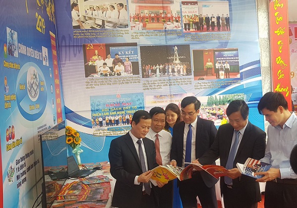 Phó trưởng ban Tuyên giáo Trung ương Thuận Hữu dự Hội báo Xuân Kỷ Hợi 2019 trên đất Tổ - Hình 3