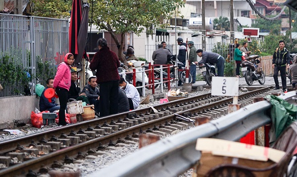 Những hành vi vi phạm hành lang an toàn đường sắt sẽ bị tăng mức xử phạt