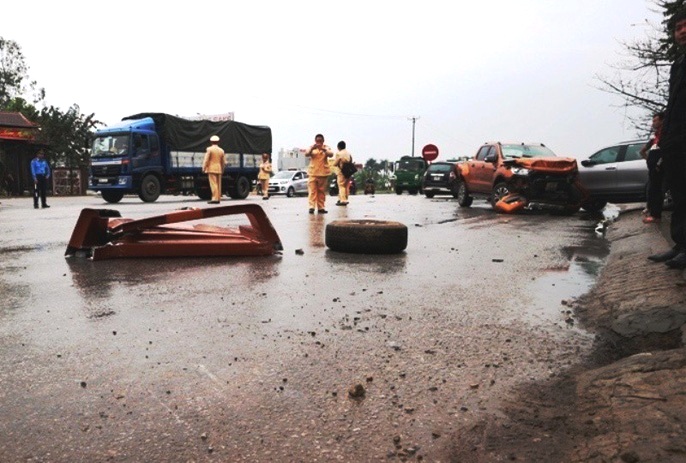 Thanh Hóa: Tai nạn nghiêm trọng khiến 1 người chết, 7 người bị thương