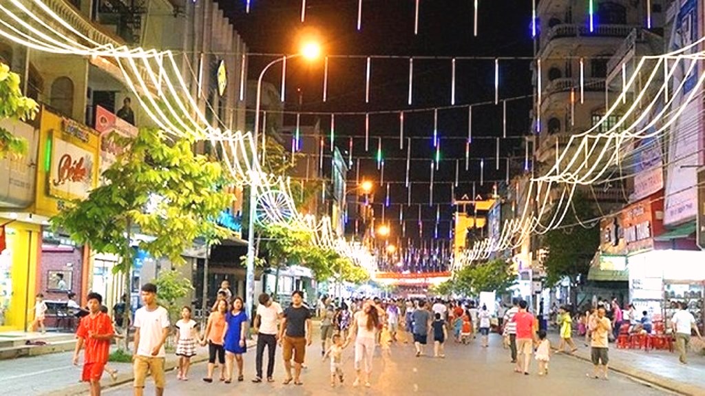 Đà Nẵng: Khẩn trương phương án tổ chức chợ đêm trên phố đi bộ đường Bạch Đằng - Hình 2