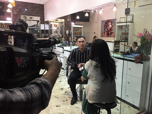 Ca sĩ Du Thiên cắt tóc giống nhà lãnh đạo Triều Tiên Kim Jong-un để ủng hộ hòa bình