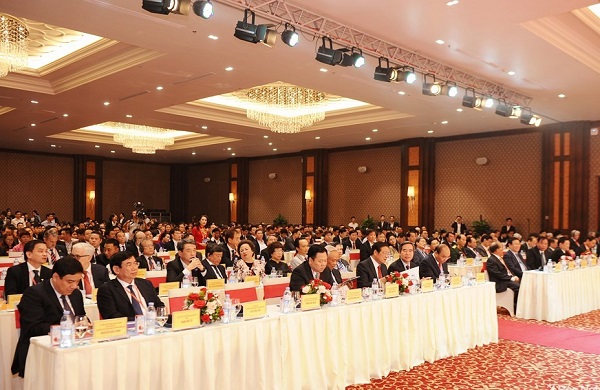 Thủ tướng Nguyễn Xuân Phúc dự Hội nghị gặp mặt các nhà đầu tư tại Nghệ An - Hình 2