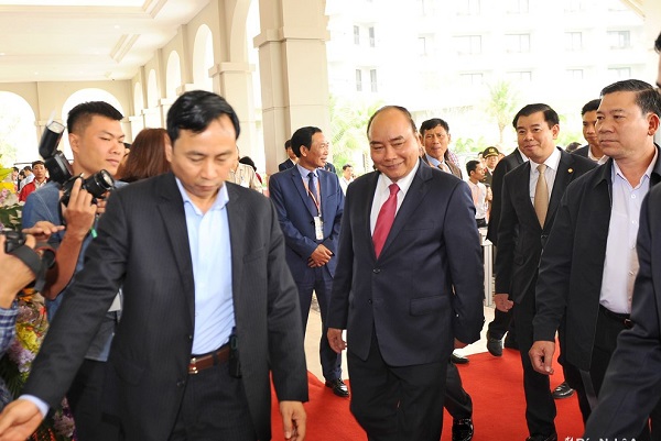 Thủ tướng Nguyễn Xuân Phúc dự Hội nghị gặp mặt các nhà đầu tư tại Nghệ An - Hình 1