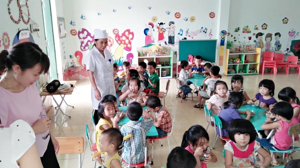 Bỉm Sơn (Thanh Hóa): Người thầy thuốc nhiều năm gắn bó với trạm y tế xã - Hình 2