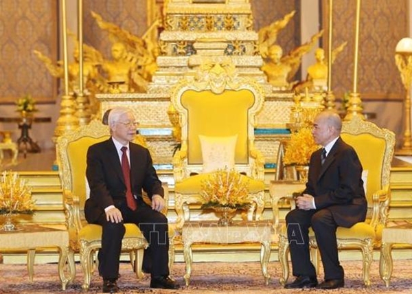 Tổng Bí thư, Chủ tịch nước Nguyễn Phú Trọng hội đàm với Quốc vương Campuchia - Hình 1