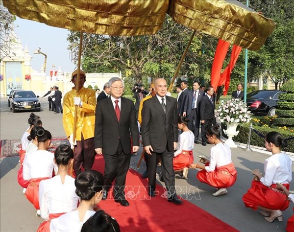 Tổng Bí thư, Chủ tịch nước Nguyễn Phú Trọng hội đàm với Quốc vương Campuchia - Hình 5