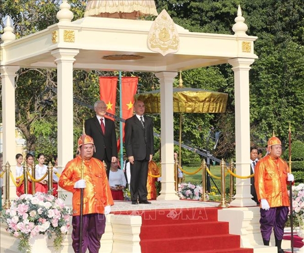 Tổng Bí thư, Chủ tịch nước Nguyễn Phú Trọng hội đàm với Quốc vương Campuchia - Hình 3