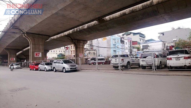 Lấn chiếm gầm cầu đường bộ, đường sắt: Thành phố Hà Nội có xử lý... 