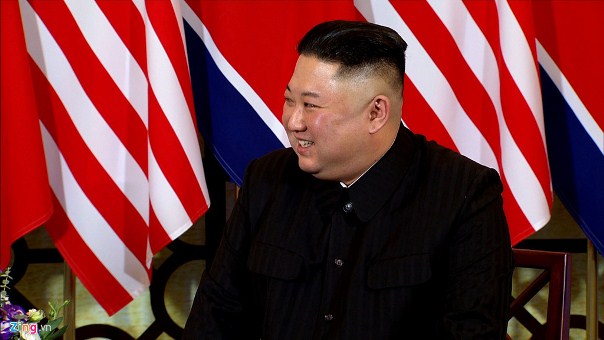 Những khoảnh khắc trong cú bắt tay lịch sử Trump - Kim ở Hà Nội - Hình 7