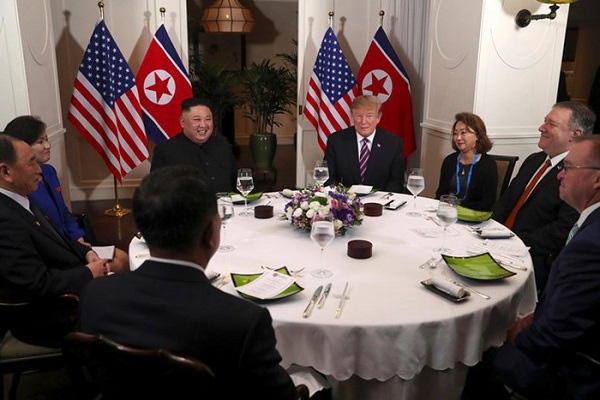 Gặp ông Kim Jong Un, ông Trump hứa “một tương lai tuyệt vời” cho Triều Tiên - Hình 6