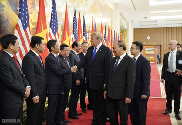 Thủ tướng Nguyễn Xuân Phúc đón Tổng thống Hoa Kỳ Donald Trump - Hình 5