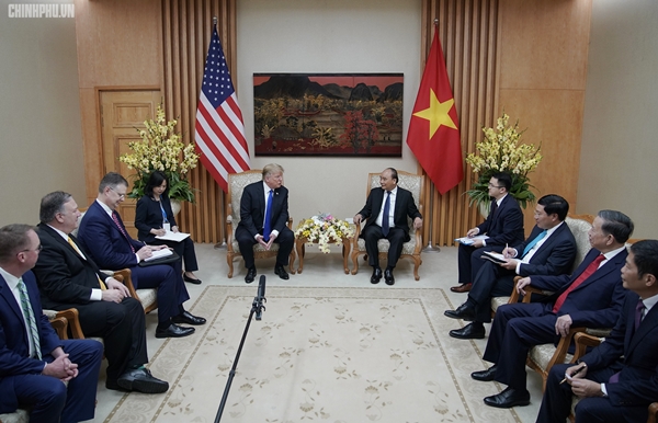 Thủ tướng Nguyễn Xuân Phúc đón Tổng thống Hoa Kỳ Donald Trump - Hình 9
