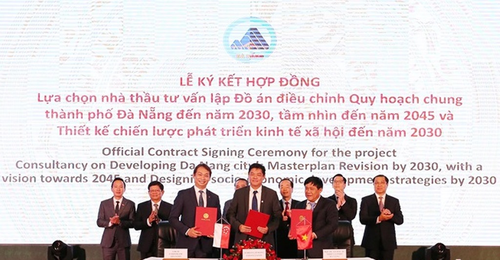 Đà Nẵng: Trao giấy chứng nhận và quyết định đầu tư 8 DA với tổng vốn gần 500 triệu USD