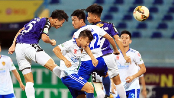 Quảng Nam vs Hà Nội FC (Vòng 2 V.League): Đôi công hấp dẫn, bất phân thắng bại - Hình 1