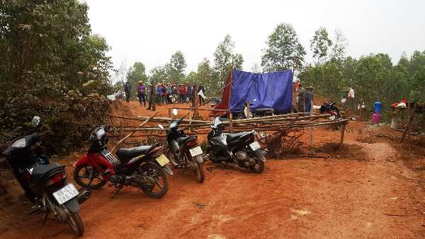 Vĩnh Phúc: Dự án sinh thái thi công, người dân trắng đêm giữ đất