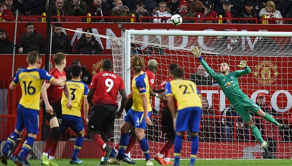 Lukaku tỏa sáng, MU chính thức chen chân vào top 4