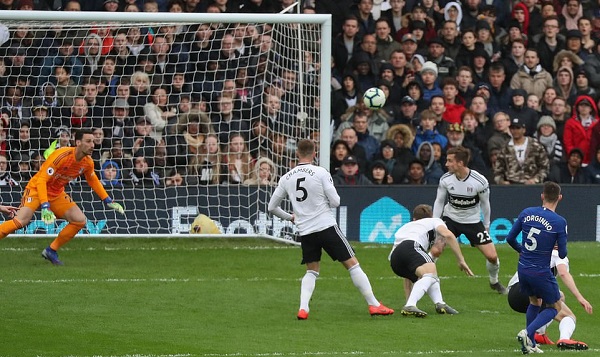 Đánh bại Fulham, Chelsea tiếp tục bám đuổi top 4