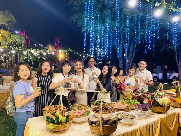 Cơn mưa trải nghiệm cực đỉnh dịp 8/3 tại ‘công viên của những kỷ lục’