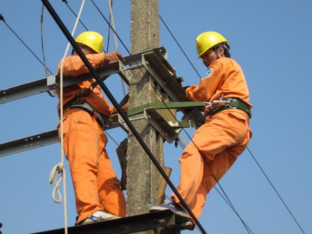 Hà Tĩnh: Tạm giao 120 tỷ đồng cải tạo, nâng cấp lưới điện - Hình 1