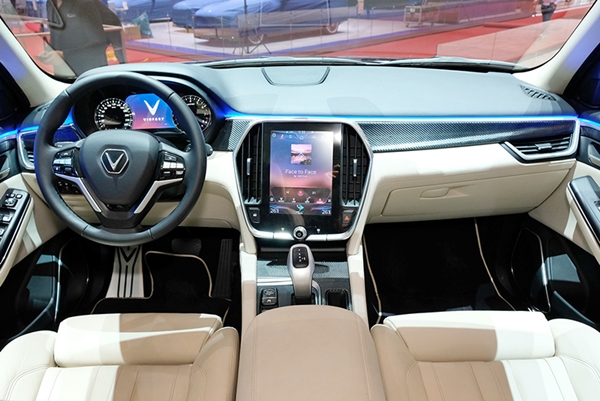 VinFast ra mắt mẫu xe SUV Lux phiên bản đặc biệt tại triển lãm Geneva Motor Show 2019 - Hình 7