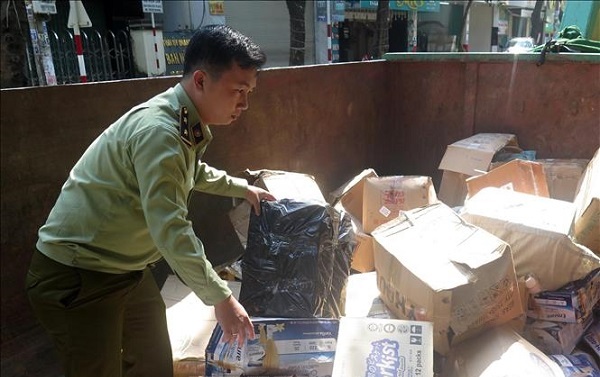 Quảng Ngãi: Tiêu hủy hơn 10.000 sản phẩm nhập lậu