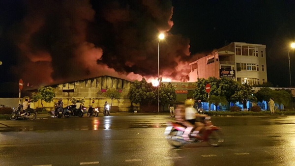 Hưng Yên: Cháy nhà mới ‘lộ’ ra sai phạm - Hình 1
