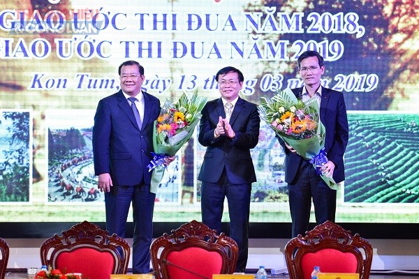 Phó Chủ tịch nước dự Hội nghị thi đua các tỉnh Tây Nguyên- Miền Trung - Hình 4