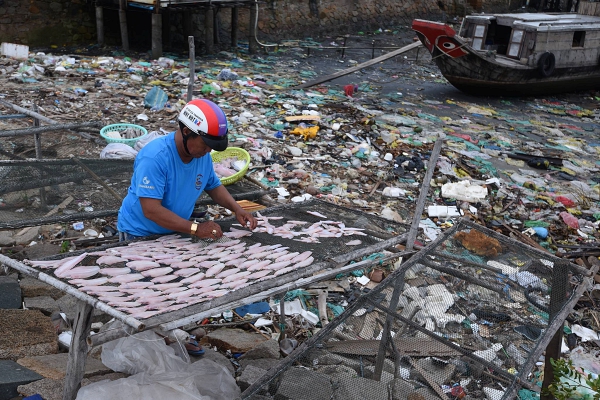 6879 km theo dấu chân rác thải nhựa của nhiếp ảnh gia Việt - Hình 19