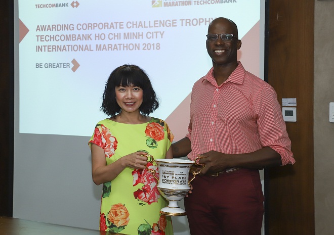 Techcombank xuất sắc nhận cúp: “1st Place Corporate Distance Challenge”