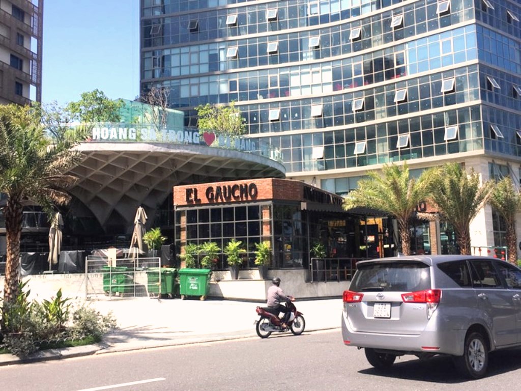 Đà Nẵng: Cưỡng chế công trình xây dựng trái phép khu phức hợp khách sạn Bạch Đằng Complex