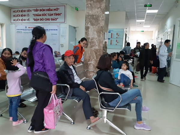 Bắc Ninh: Gần 400 học sinh mầm non nghi bị nhiễm khuẩn ấu trùng sán lợn phải xuống Hà Nội khám - Hình 1