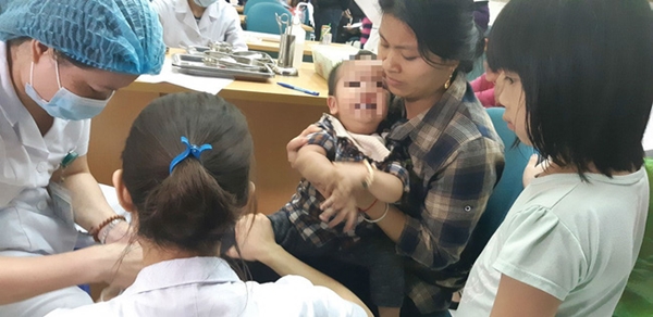 Bắc Ninh: Gần 400 học sinh mầm non nghi bị nhiễm khuẩn ấu trùng sán lợn phải xuống Hà Nội khám - Hình 8