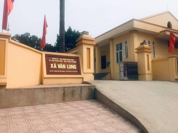 Xã Văn Lung (Thị xã Phú Thọ): Trụ sở xã “cửa đóng, then cài” trong giờ hành chính