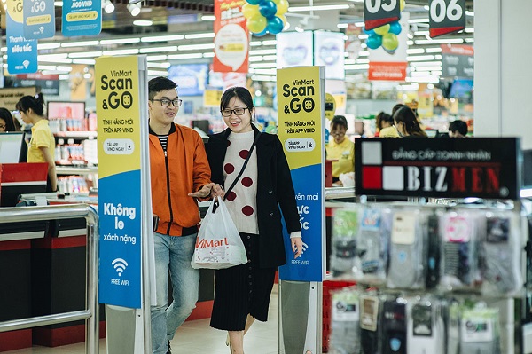 Người tiêu dùng Việt hào hứng trải nghiệm công nghệ mua sắm ‘siêu tốc’ VinMart Scan & Go - Hình 5