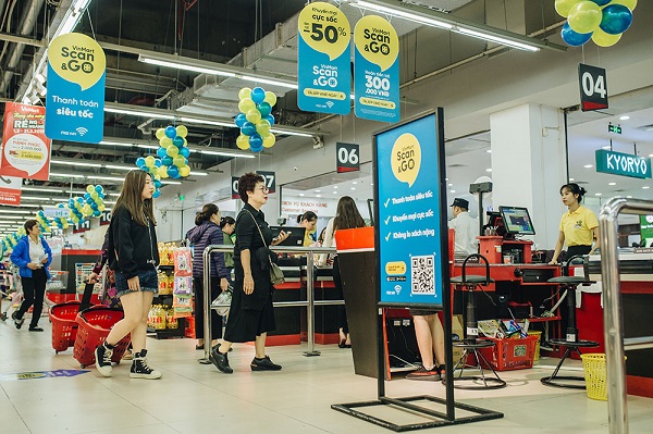 Người tiêu dùng Việt hào hứng trải nghiệm công nghệ mua sắm ‘siêu tốc’ VinMart Scan & Go - Hình 6