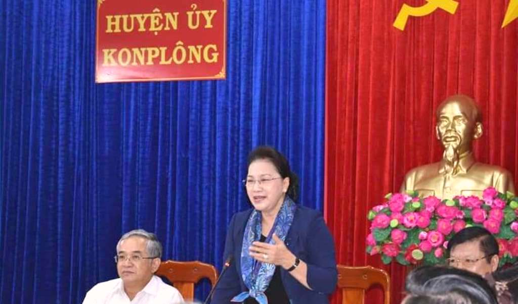 Chủ tịch Quốc hội Nguyễn Thị Kim Ngân làm việc với cán bộ chủ chốt tỉnh Kon Tum. - Hình 3