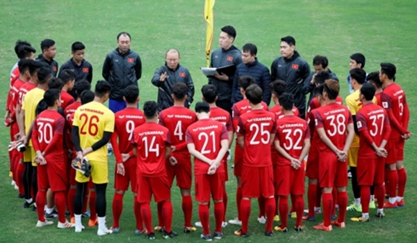 HLV Pak Hang Seo rút gọn danh sách cầu thủ tham dự vòng loại U23 châu Á 2020 - Hình 1