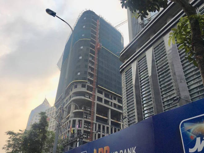 Manhattan Tower: Liệu có kịp bàn giao nhà cho khách hàng?