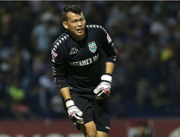 Bình Dương đưa ra án phạt nặng với thủ môn Tấn Trường