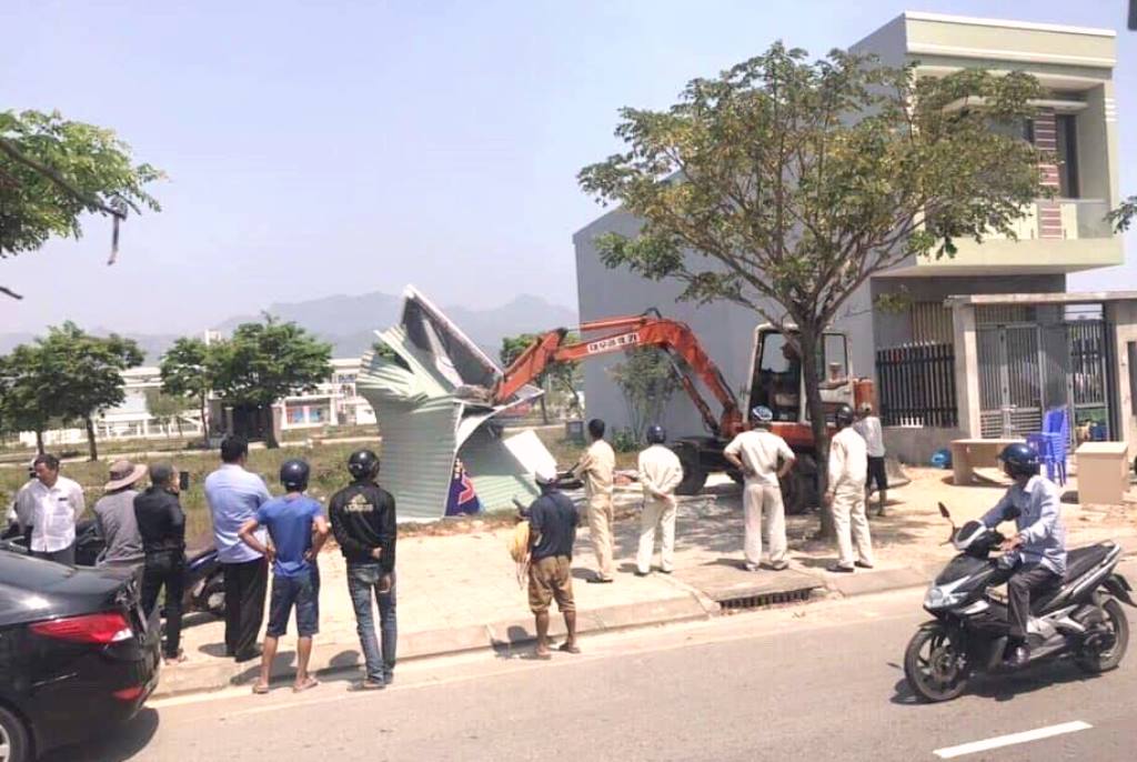 Q. Liên Chiểu-Đà Nẵng: Thực hiện tháo dỡ các ki ốt kinh doanh bất động sản trái phép