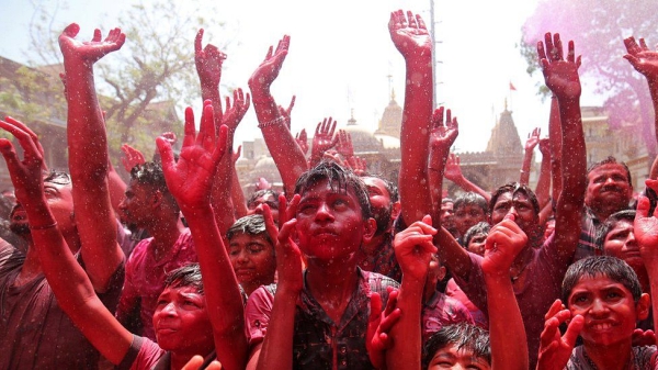 Lễ hội Holi – Cuộc “gặp gỡ” đầy sống động của người Hindu - Hình 3