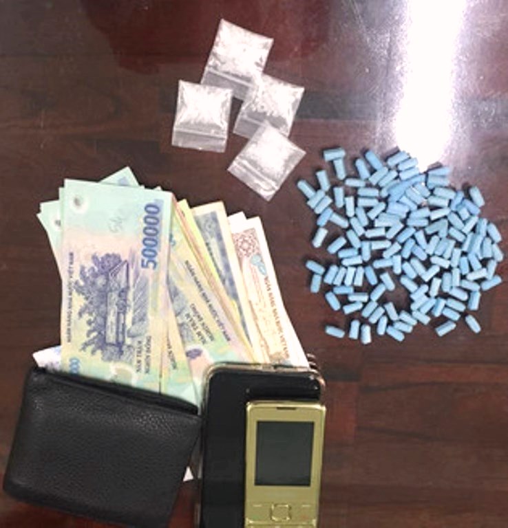 Đà Nẵng: Bắt quả tang đối tượng bán ma túy, kiêm cho vay nặng lãi - Hình 2