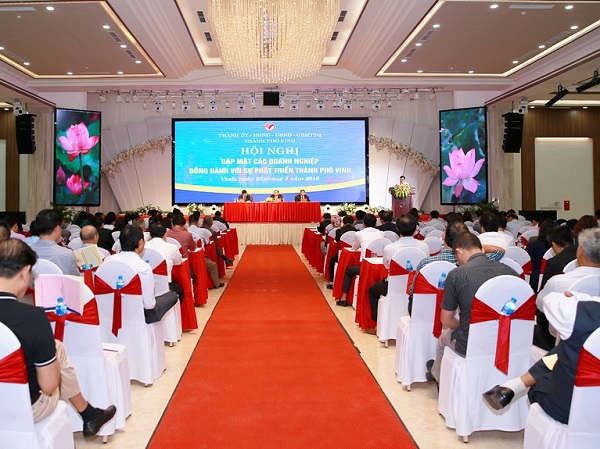 TP. Vinh (Nghệ An): Gặp mặt hơn 700 doanh nhân, doanh nghiệp - Hình 1