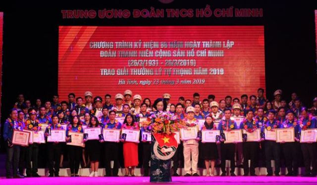 Hà Tĩnh: 72 cán bộ đoàn tiêu biểu vinh dự nhận giải thưởng Lý Tự Trọng