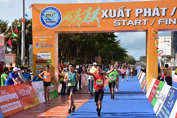 BR-VT: Giải Việt dã toàn quốc và Marathon Báo Tiền Phong 2019 với gần 2.000 VĐV tham dự - Hình 4